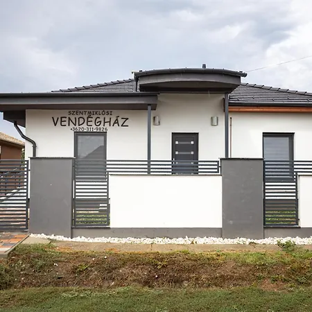 Villa Szentmiklosi Vendeghaz