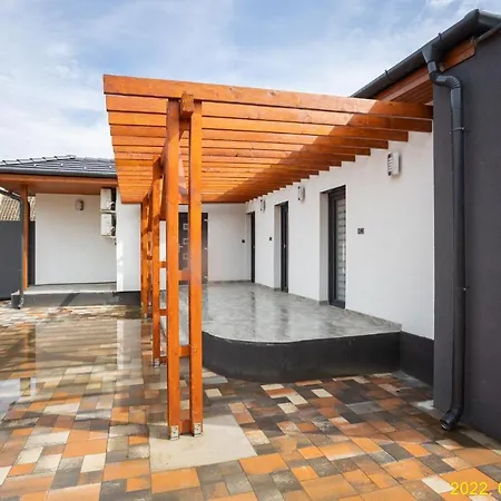 Szentmiklosi Vendeghaz Villa Gyulahaza
