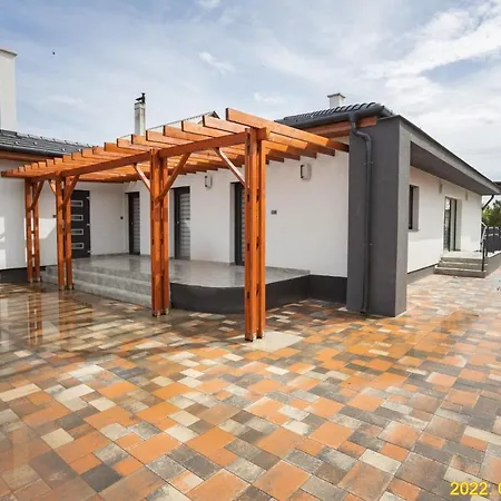 Villa Szentmiklosi Vendeghaz *