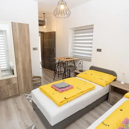 Villa Szentmiklosi Vendeghaz *
